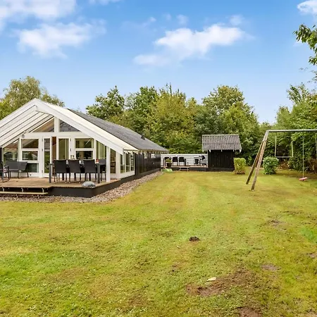 Madita - 30km From The Sea By Interhome *